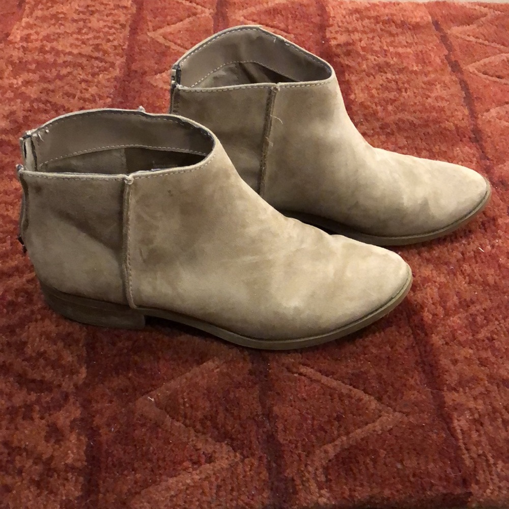 Universal Thread Ankle Boot, Size 8 - image 2
